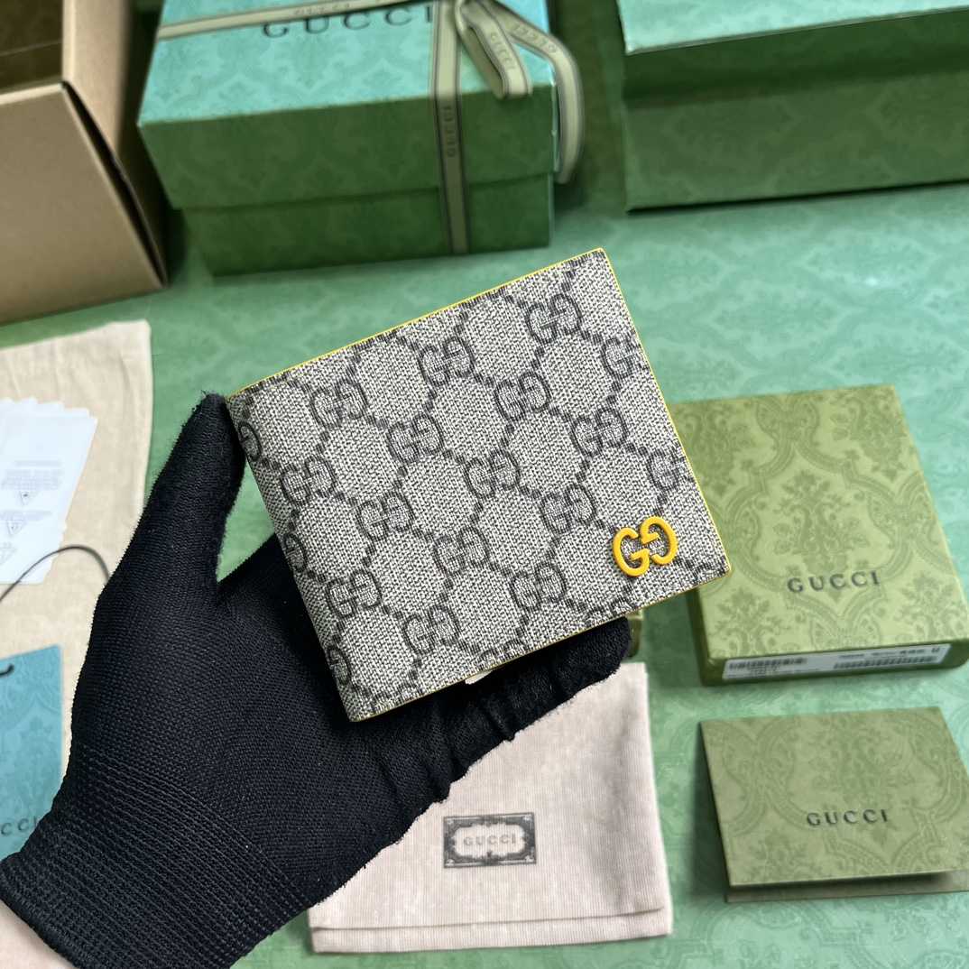 Gucci Wallet With GG Detail - everydesigner