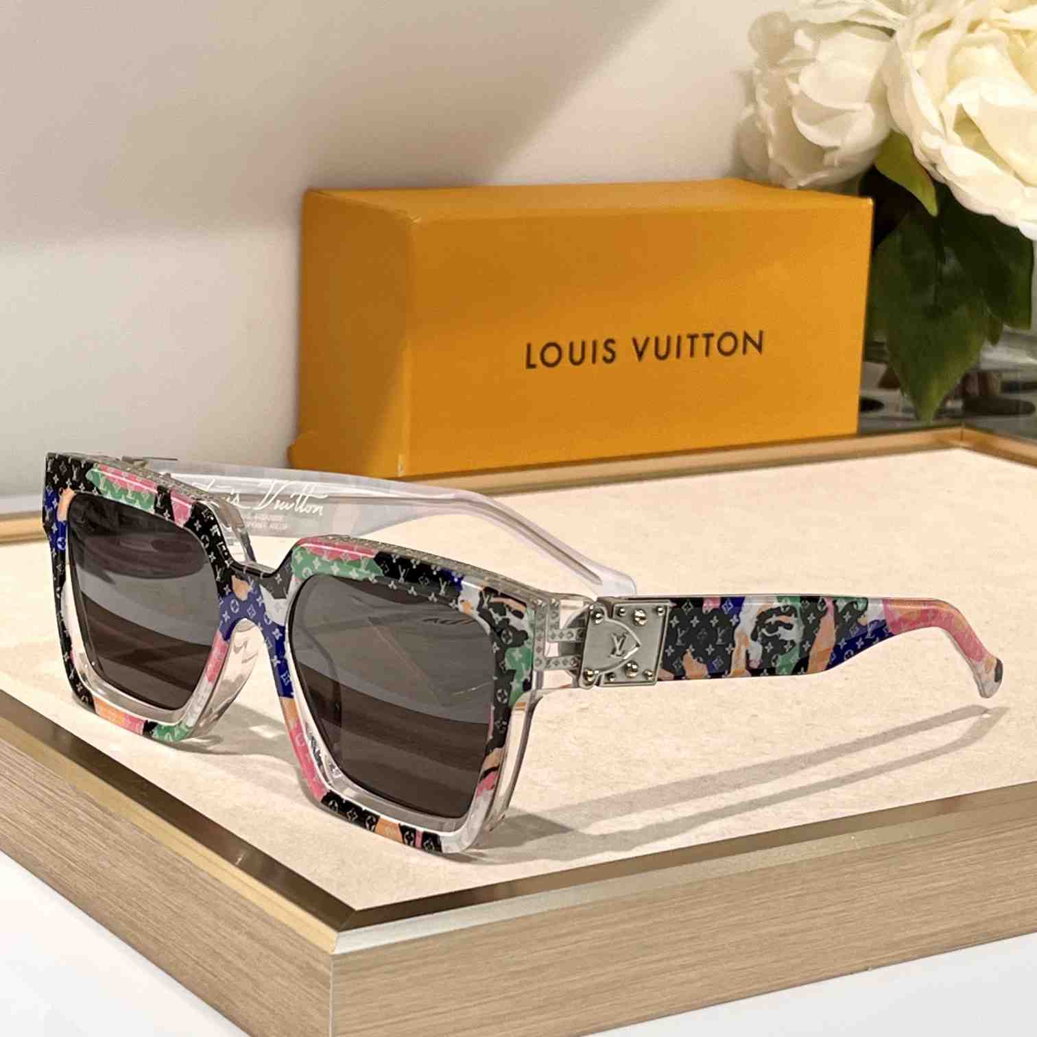 Louis Vuitton 1.1 Millionaires Square Sunglasses  LV96006 - everydesigner