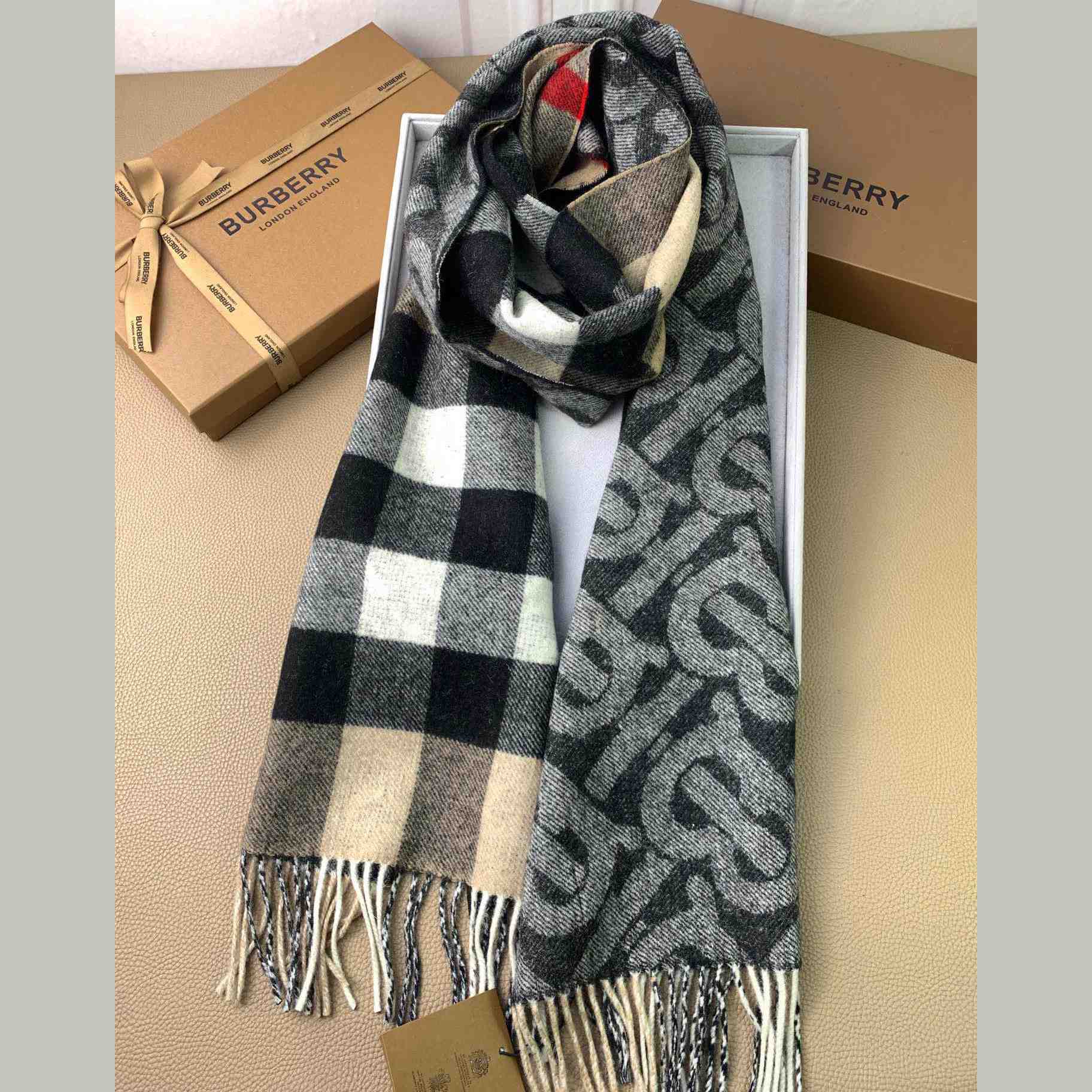 Burberry Check Cashmere Reversible Scarf - everydesigner