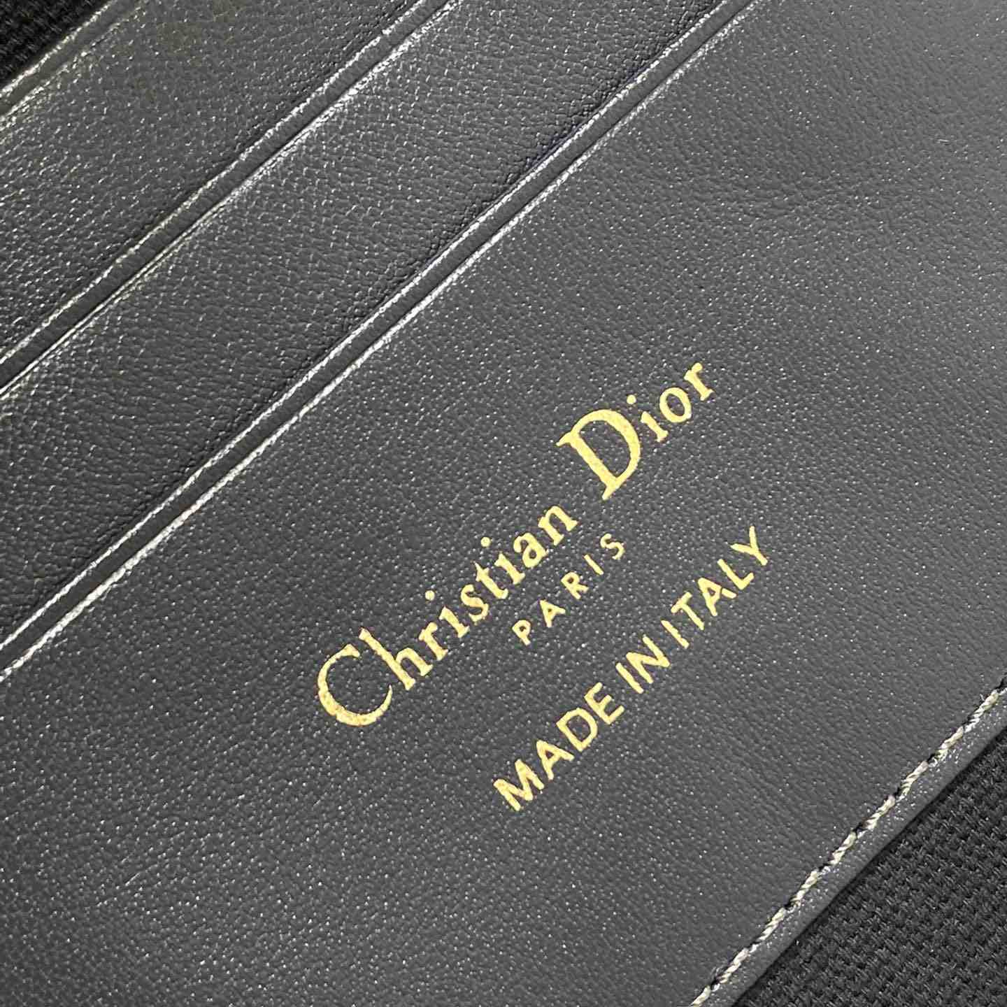 Dior 30 Montaigne Dior Amber Mini Bucket Bag - everydesigner