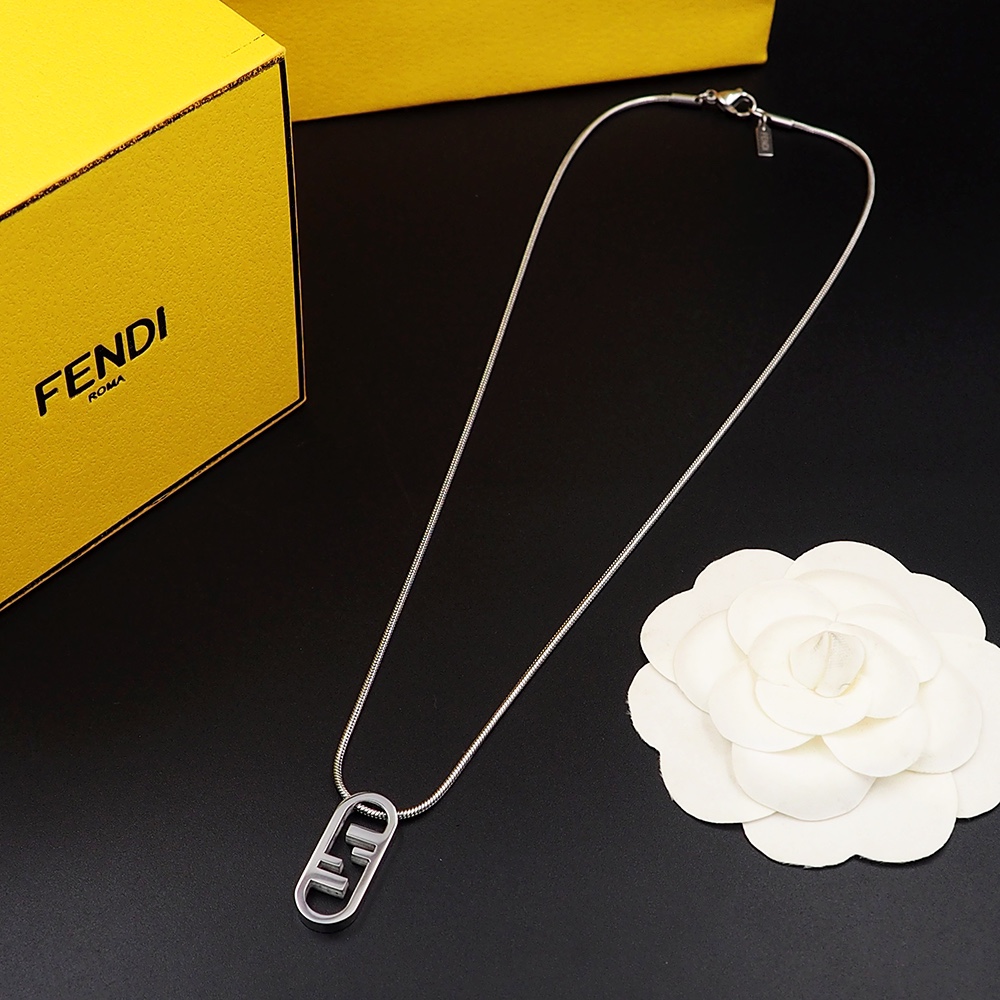 Fendi O’Lock Necklace - everydesigner