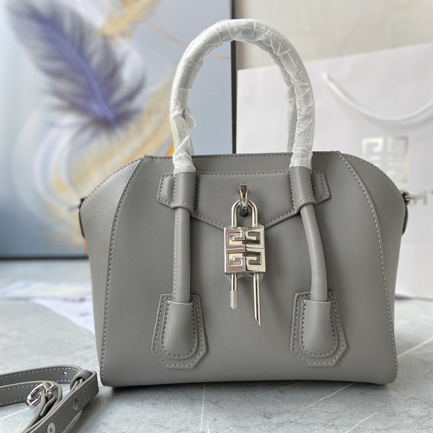 Givenchy Mini Antigona Lock Bag (23*27*13cm) - everydesigner