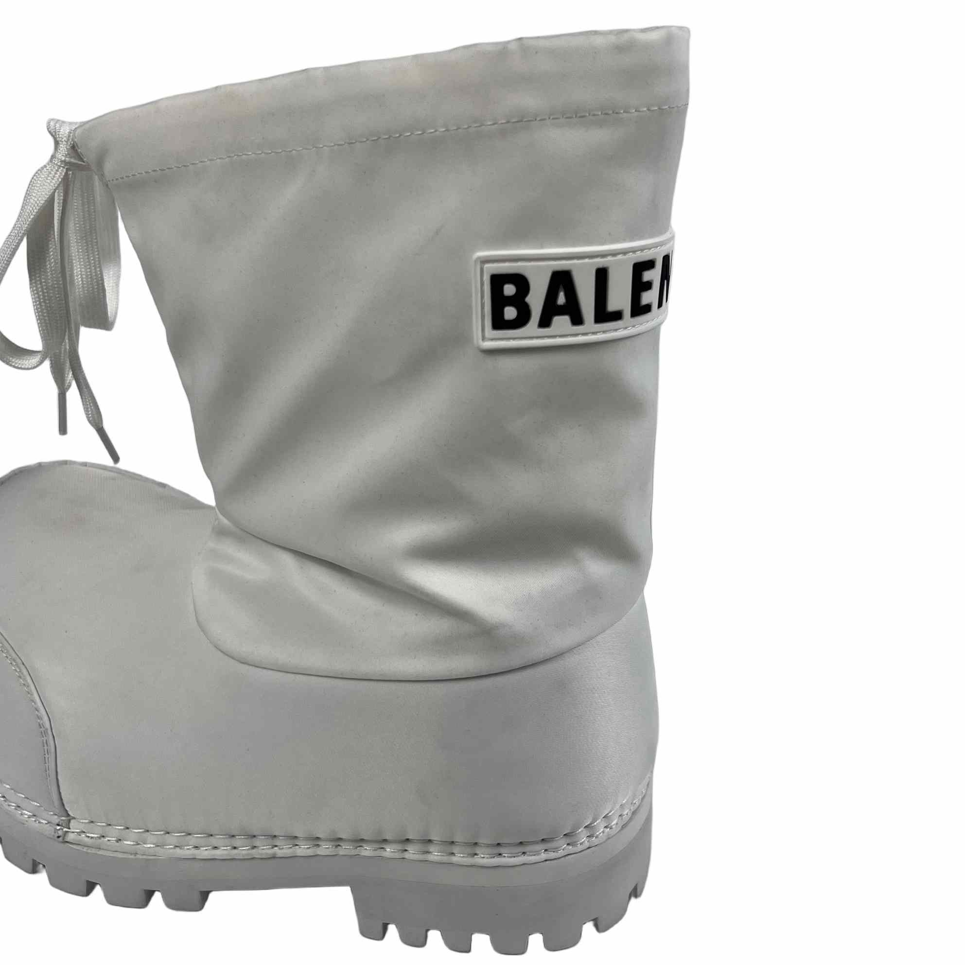 Balenciaga Alaska Low Boot In White Nylon - everydesigner