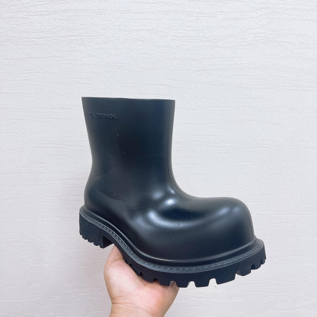 Balenciaga Steroid Bootie In Black - everydesigner