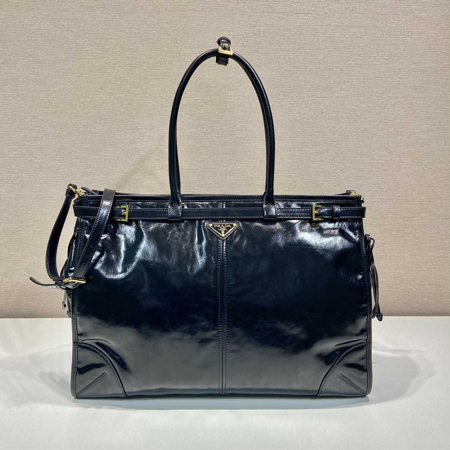 Prada Large Leather Handbag - everydesigner