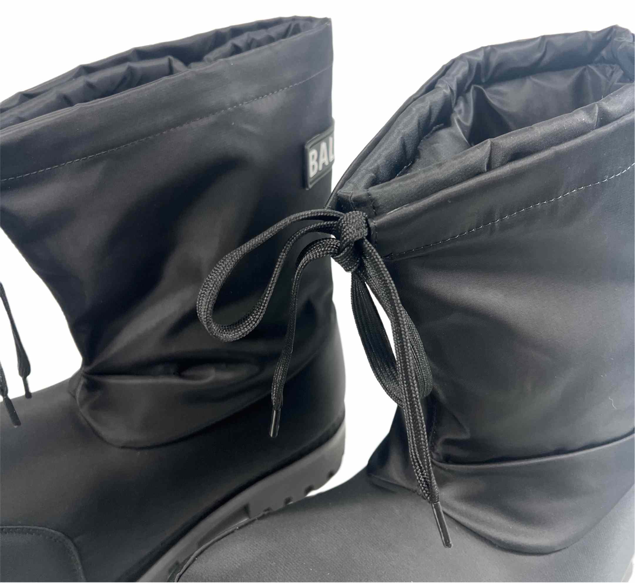 Balenciaga Alaska Low Boot In Black Nylon - everydesigner