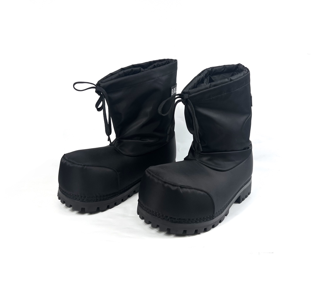 Balenciaga Alaska Low Boot In Black Nylon - everydesigner