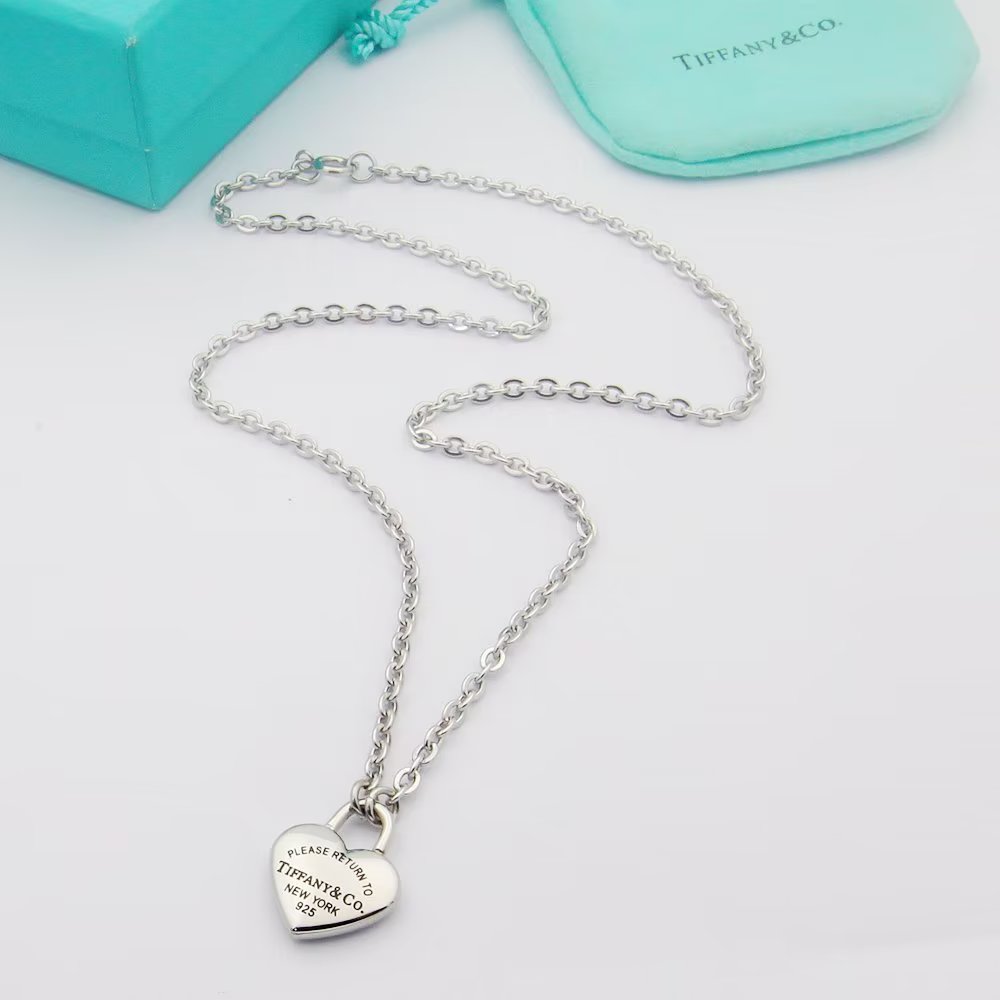 Tiffany&CO Full Heart Pendant - everydesigner