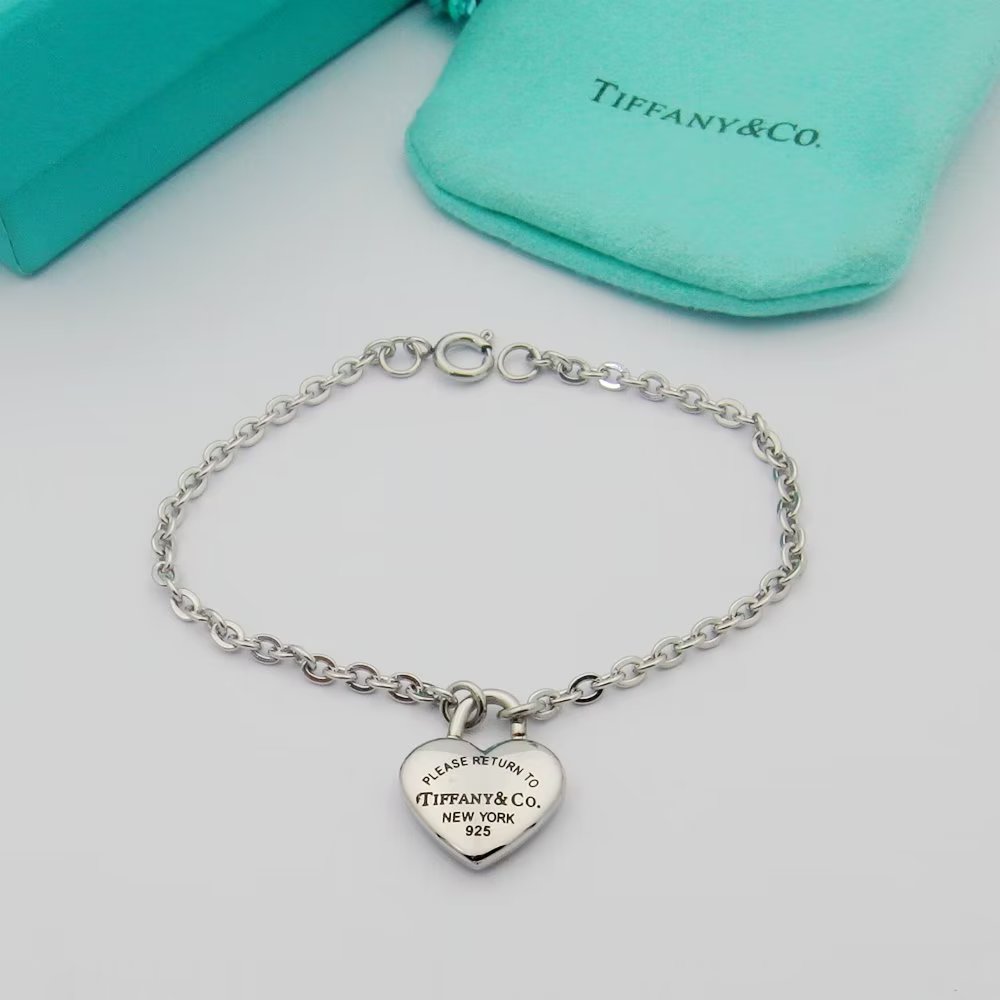 Tiffany&CO Full Heart Bracelet - everydesigner