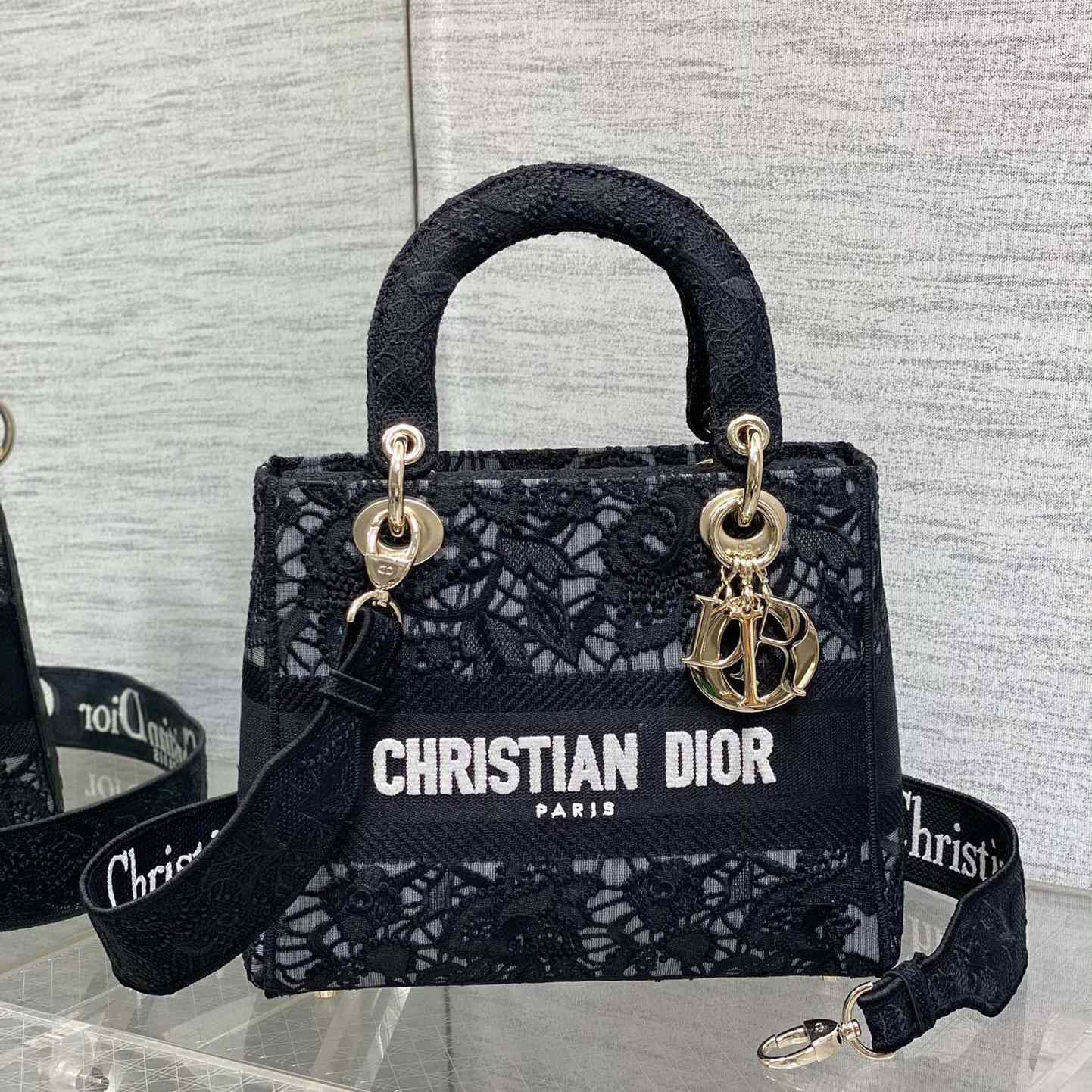 Dior Medium Lady D-Lite Bag - everydesigner