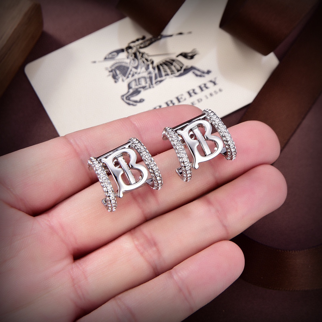 Burberry Logo Crystal Embellished Earrings - everydesigner