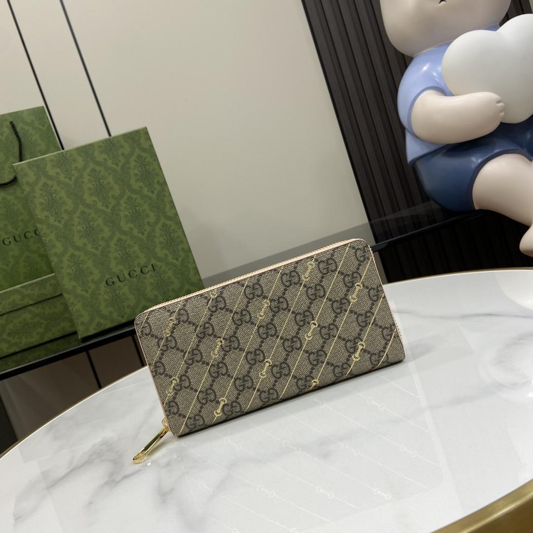 Gucci Zip Around Wallet With Horsebit Print  - everydesigner