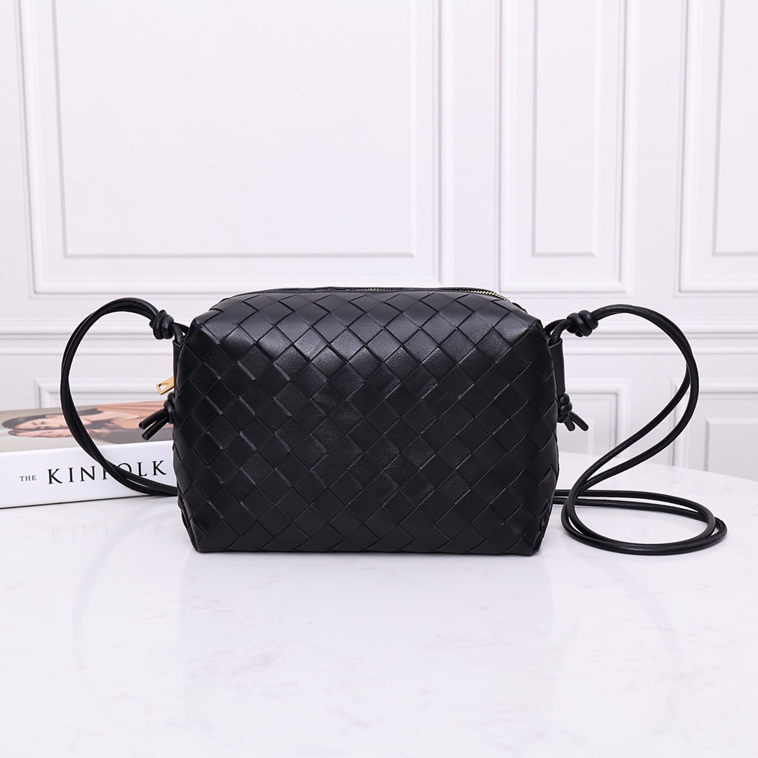 Bottega Veneta Small Loop Camera Bag - everydesigner