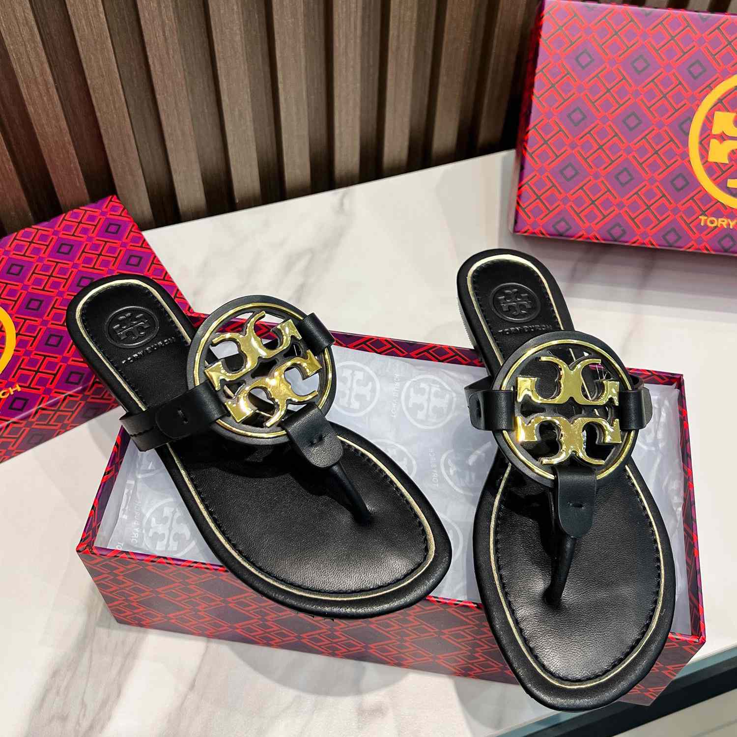 Tory Burch Leather Thong Sandals  - everydesigner