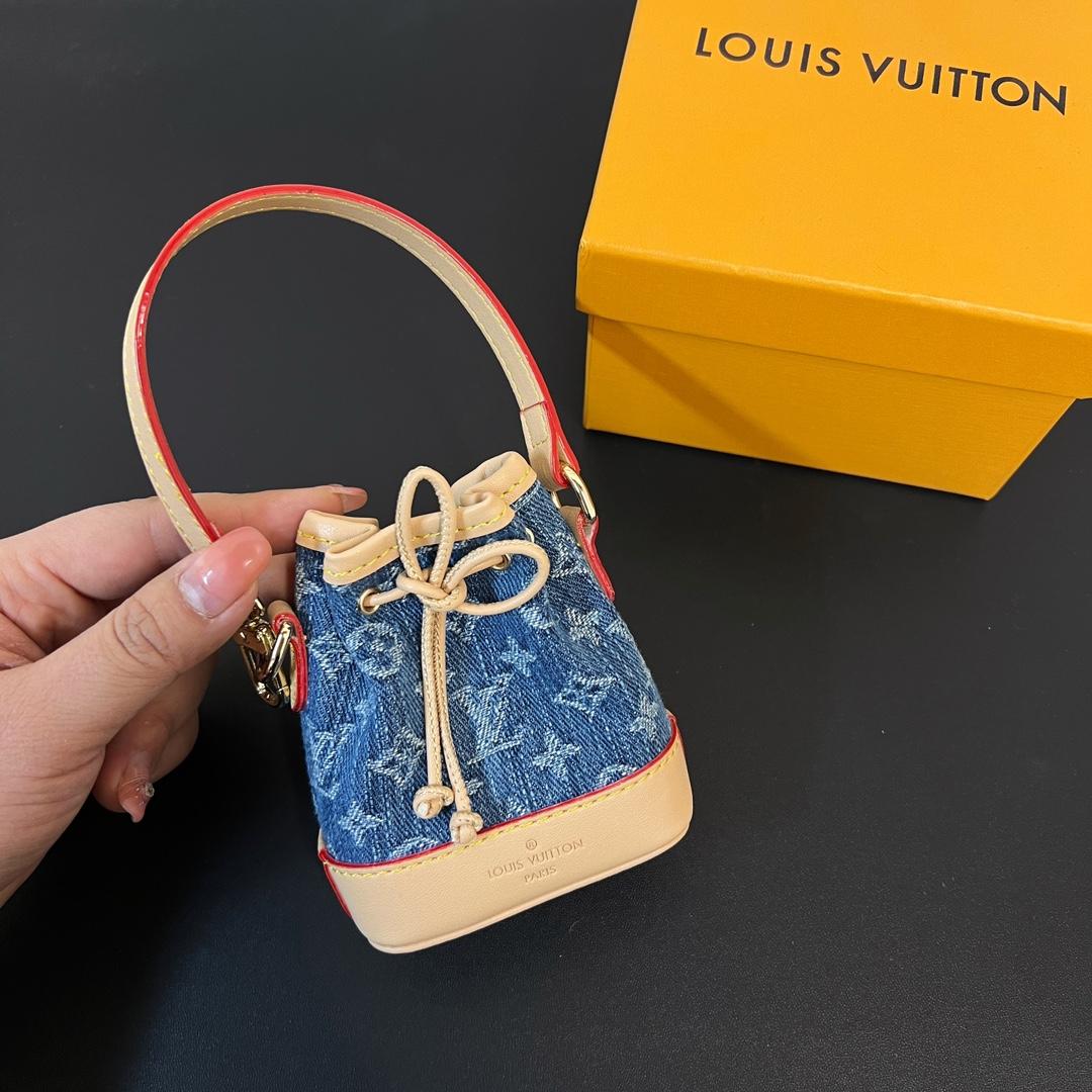 Louis Vuitton Micro Noe Bag Charm   M01700 - everydesigner