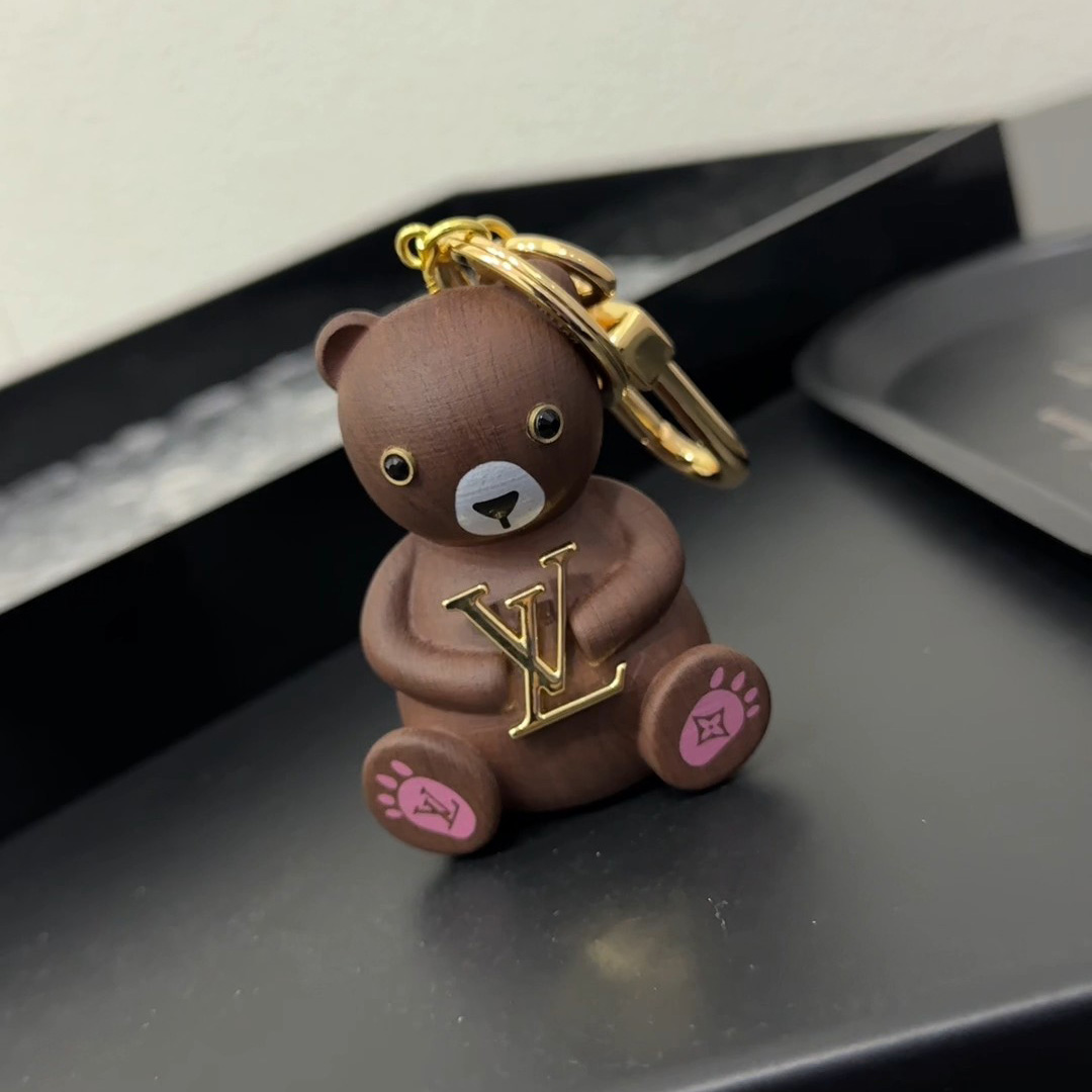 Louis Vuitton LV Teddy Bear Keyring And Bag Charm   M01360 - everydesigner