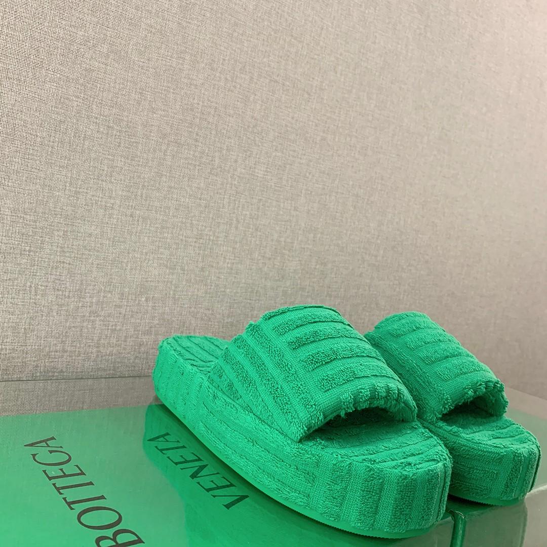 Bottega Veneta Resort Sponge Slippers - everydesigner