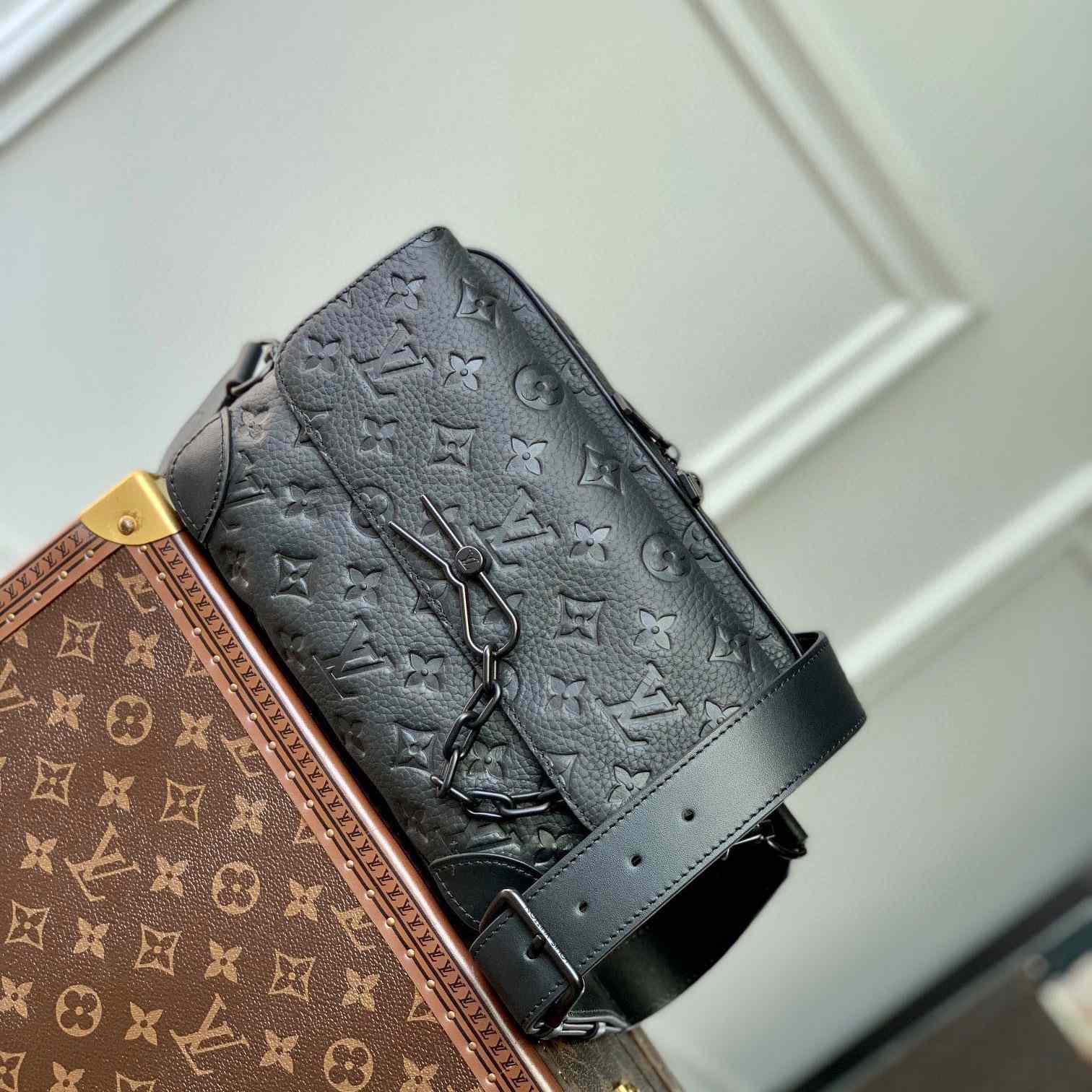 Louis Vuitton Steamer Messenger       M23742 - everydesigner