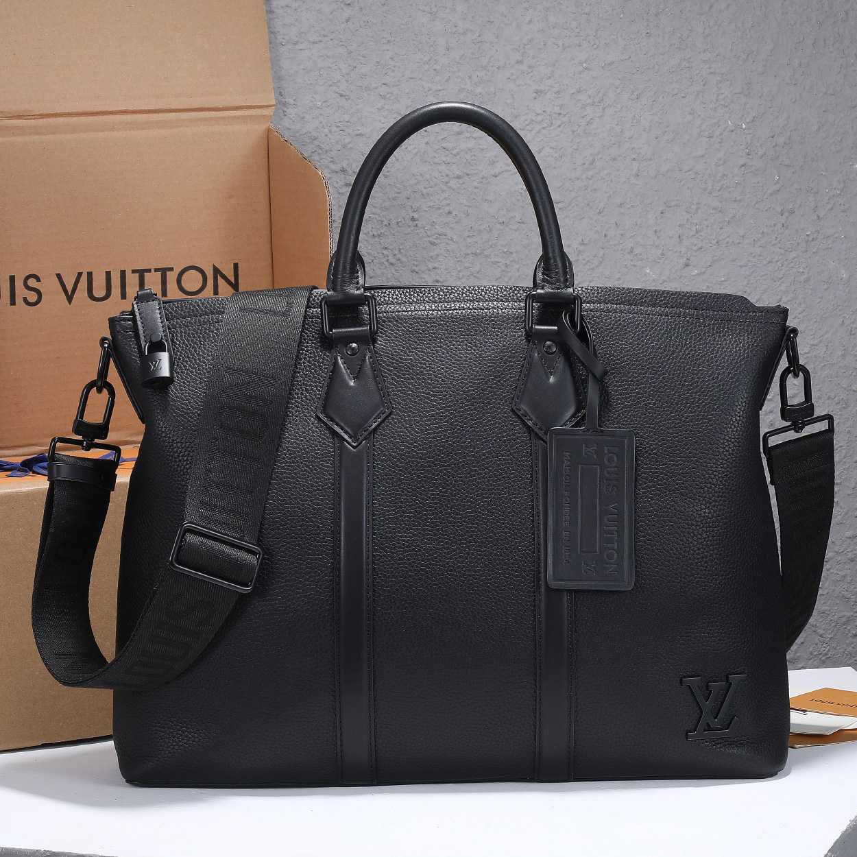 Louis Vuitton Lock It Tote   M59158 - everydesigner