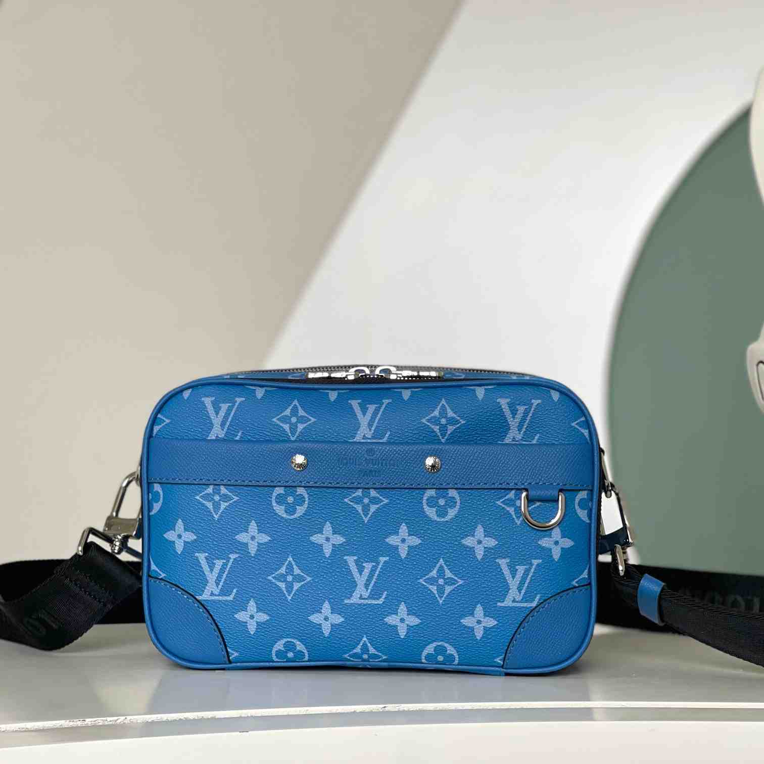 Louis Vuitton Alpha Messenger  M31016 - everydesigner