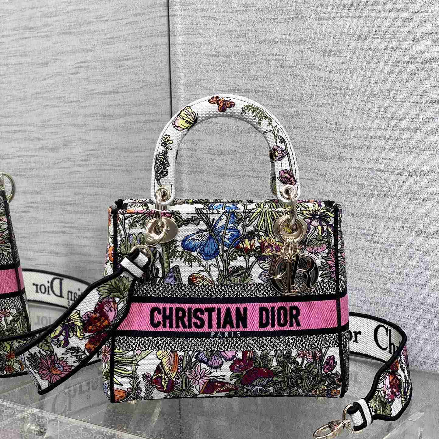 Dior Medium Lady D-Lite Bag - everydesigner