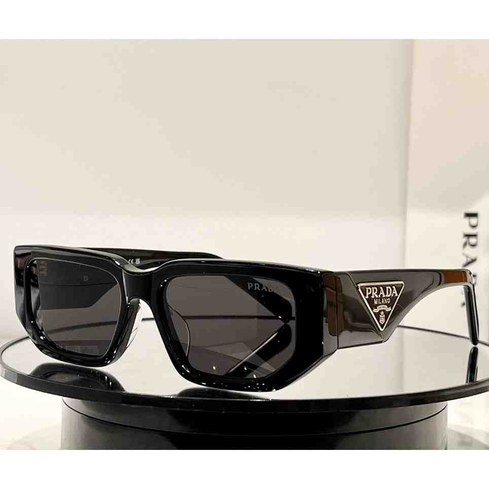 Prada Sunglasses      - everydesigner