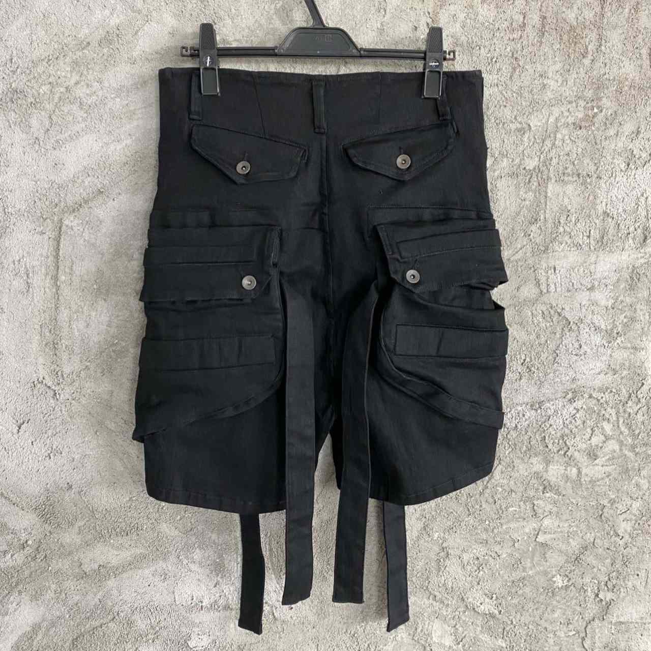 Julius Black Belt Cargo Pocket Shorts - everydesigner