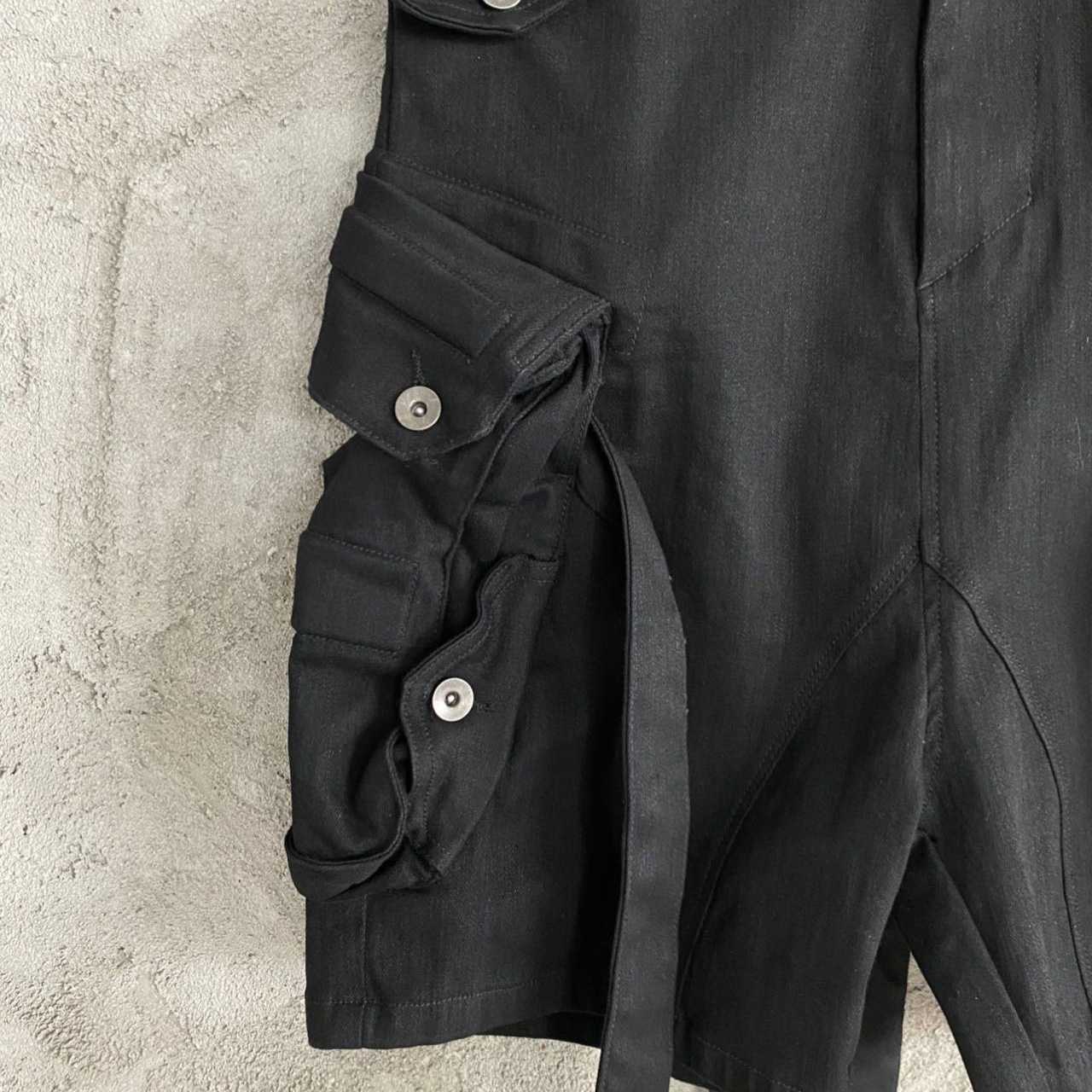 Julius Black Belt Cargo Pocket Shorts - everydesigner