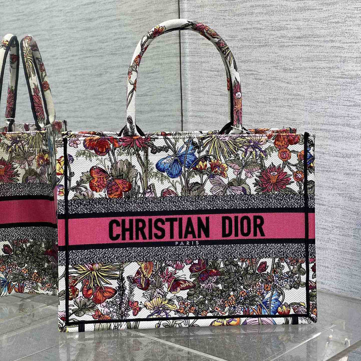 Dior Medium Dior Book Tote - everydesigner