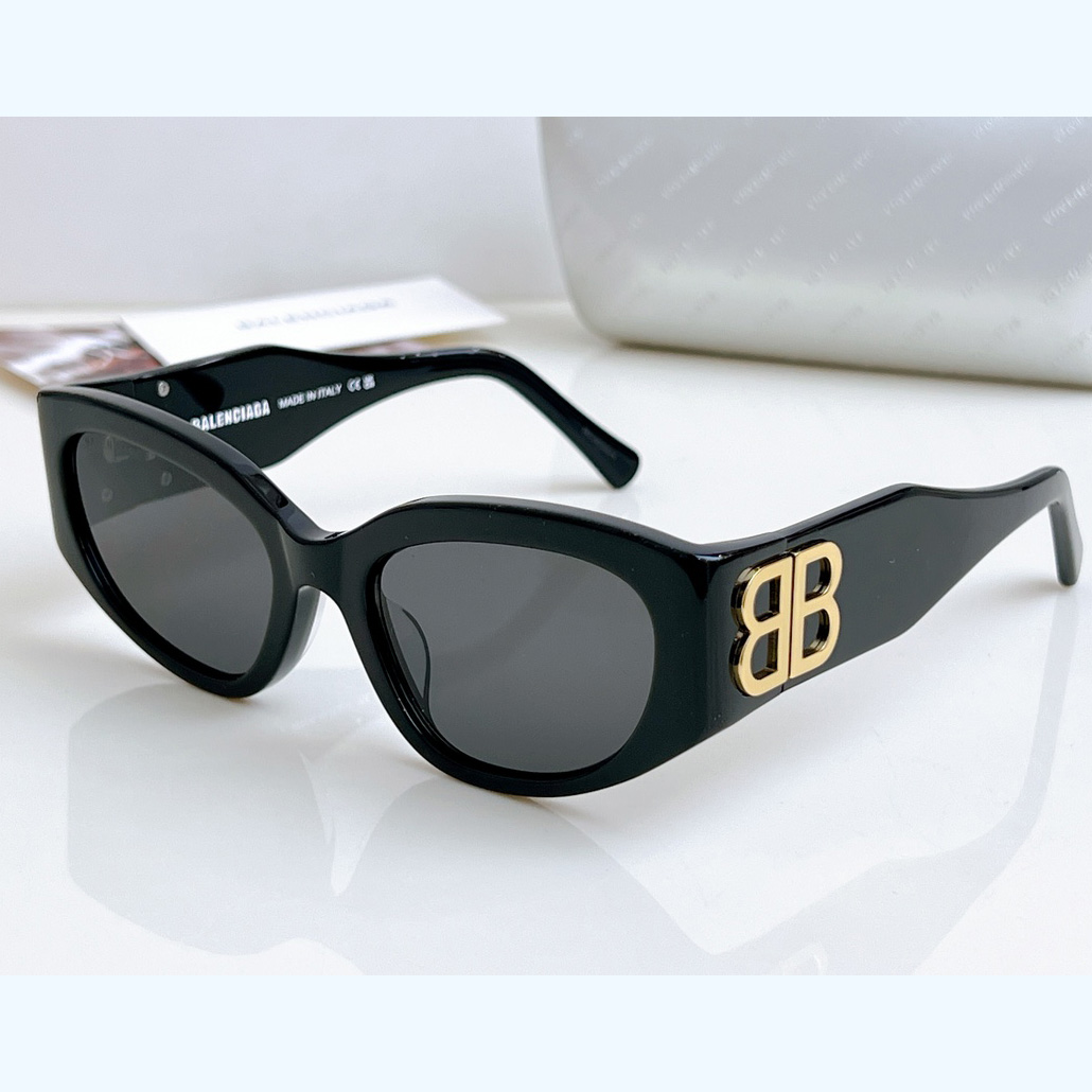 Balenciaga Bossy Round AF Sunglasses In Black - everydesigner