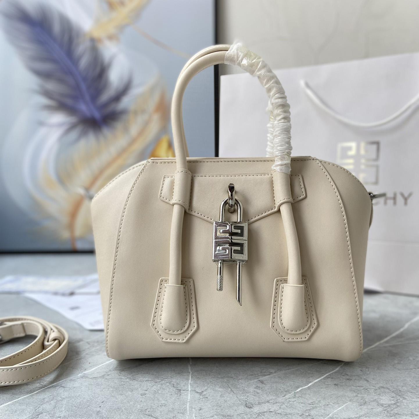 Givenchy Mini Antigona Lock Bag (23*27*13cm) - everydesigner