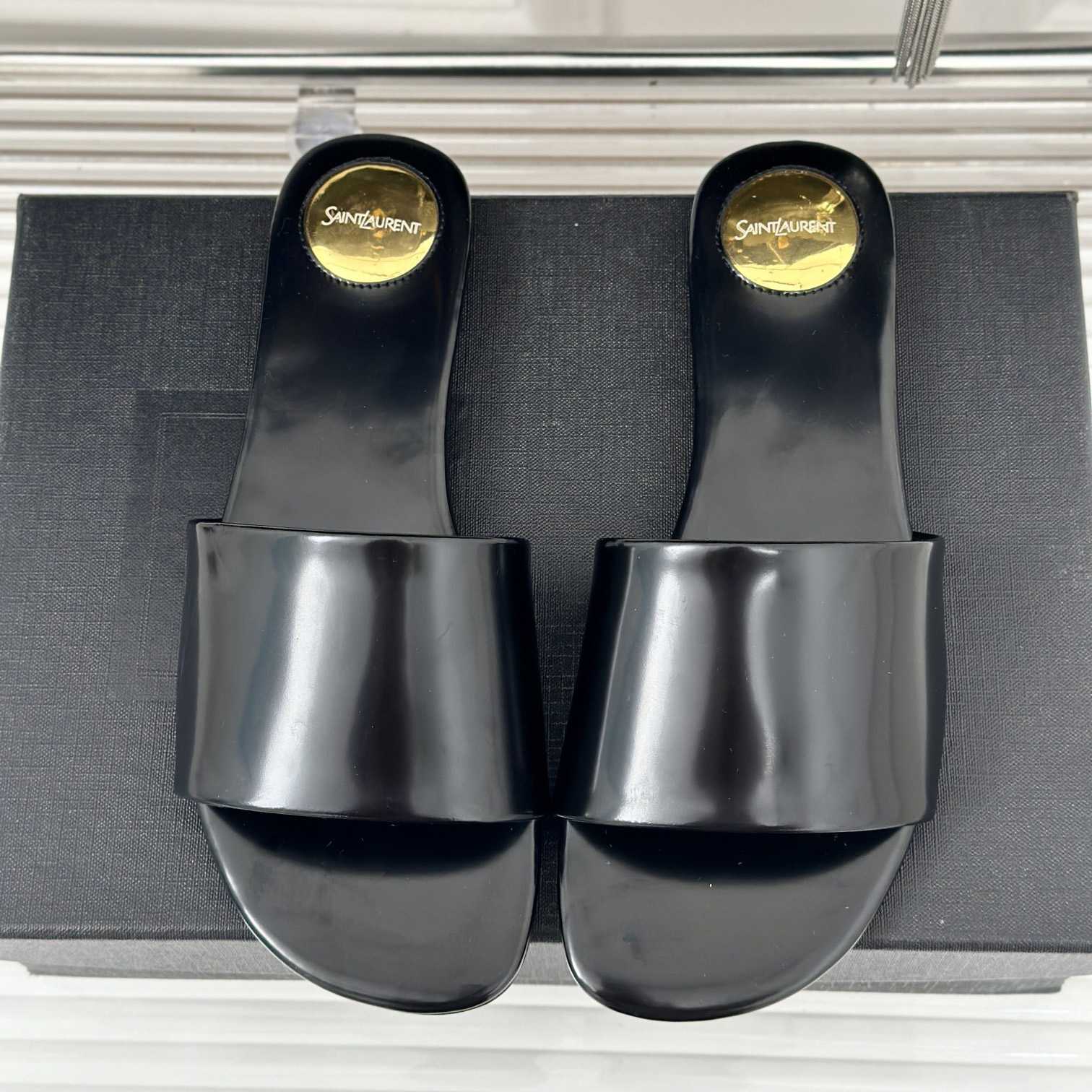 Saint Laurent Carlyle Slides In Glazed Leather - everydesigner