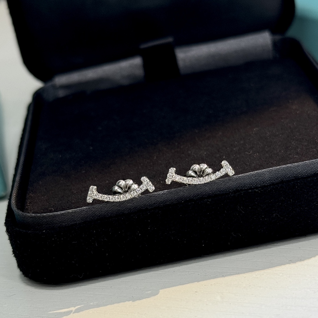 Tiffany & Co. Smile Earrings - everydesigner