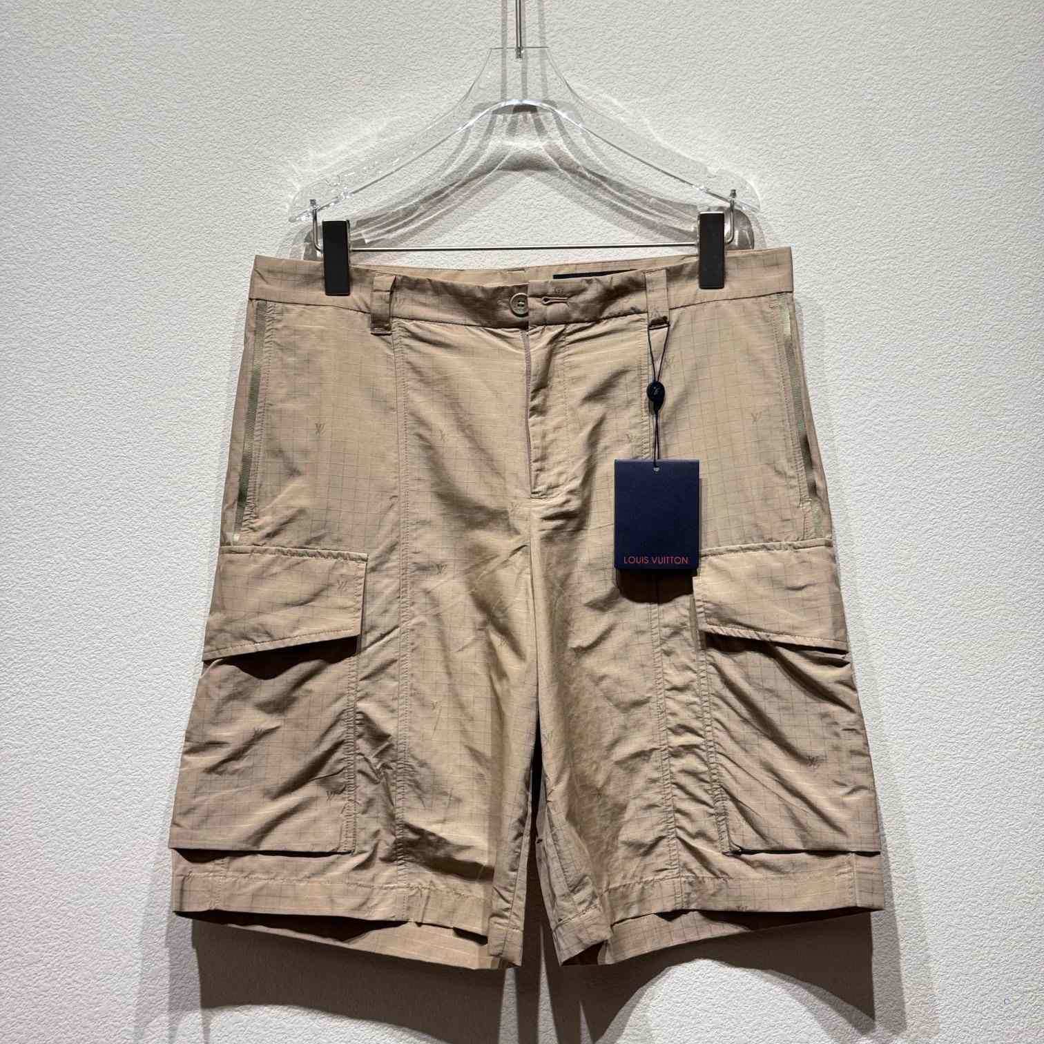 Louis Vuitton Ripstop Cargo Short    1ABJIG - everydesigner