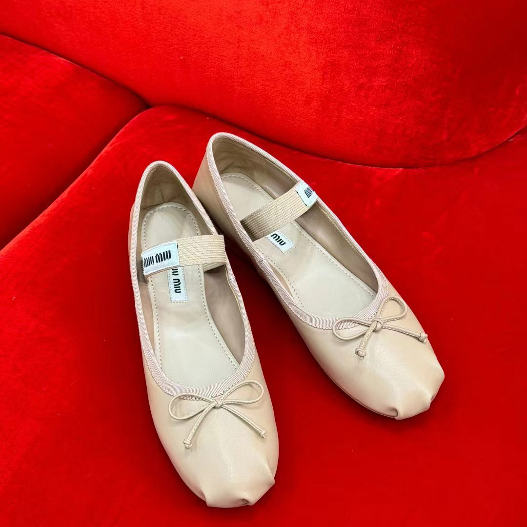 Miu Miu Leather Bow Ballerina Flats - everydesigner