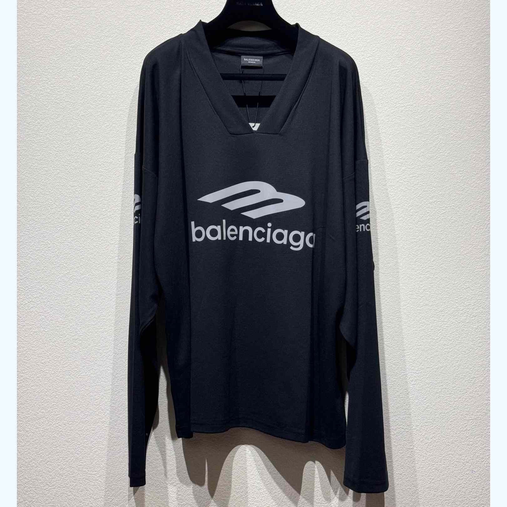 Balenciaga 3B Sports Icon Ski Long Sleeve T-Shirt Large Fit In Black  - everydesigner