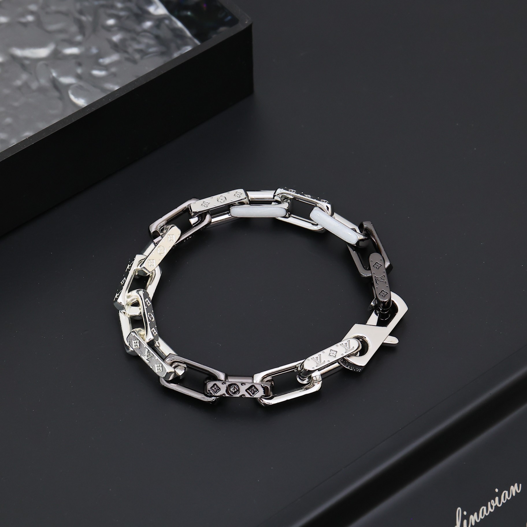 Louis Vuitton Monogram Chain Bracelet   M00686 - everydesigner