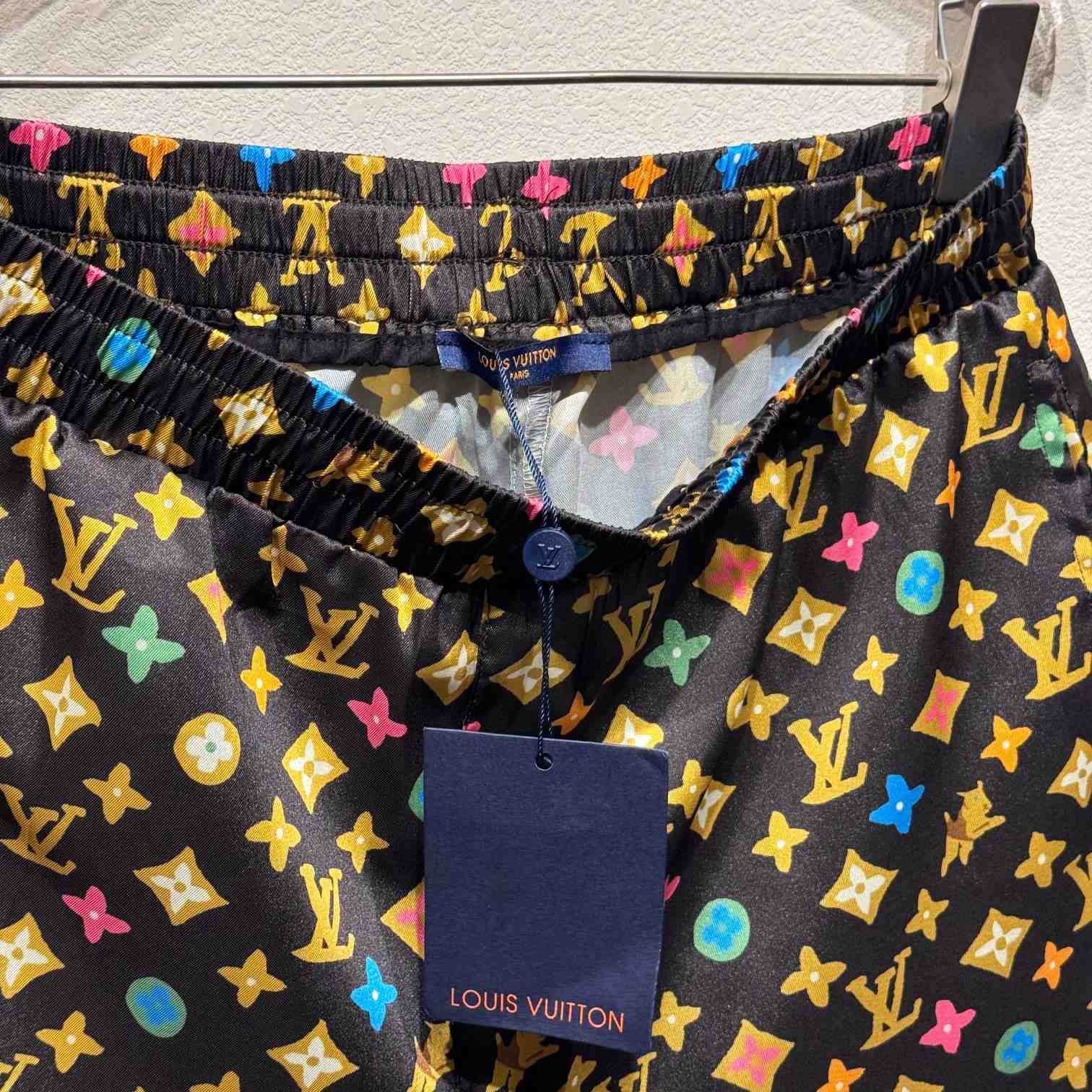 Louis Vuitton Monogram Short     - everydesigner