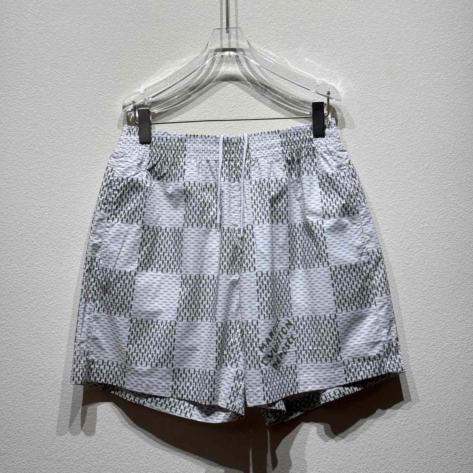 Louis Vuitton Damier Silk Shorts - everydesigner