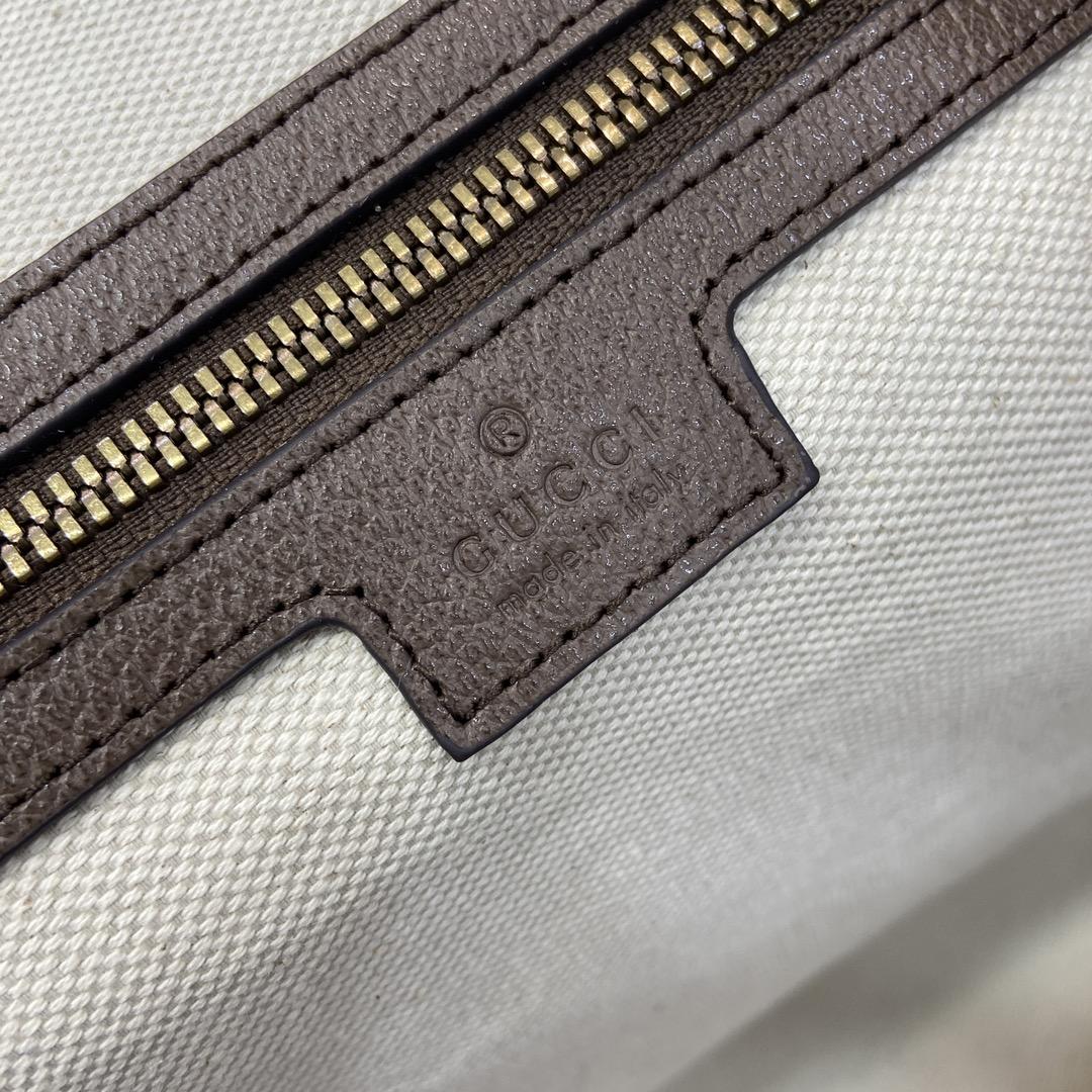 Gucci Savoy Medium Duffle Bag  - everydesigner