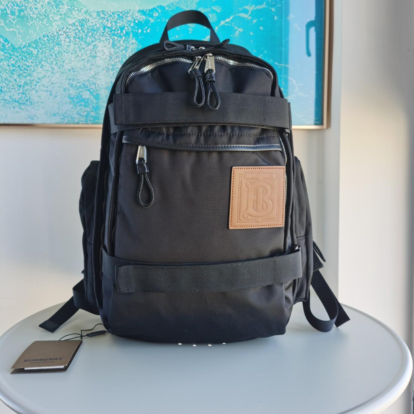 Burberry Large Cooper Backpack (30×20×49cm) - everydesigner