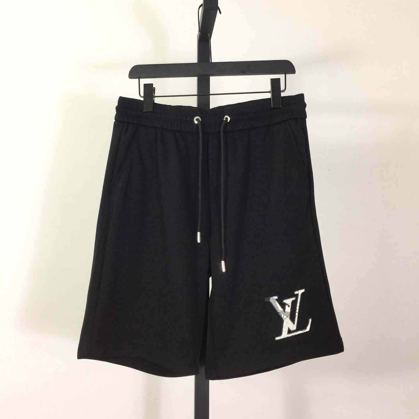 Louis Vuitton Shorts    - everydesigner