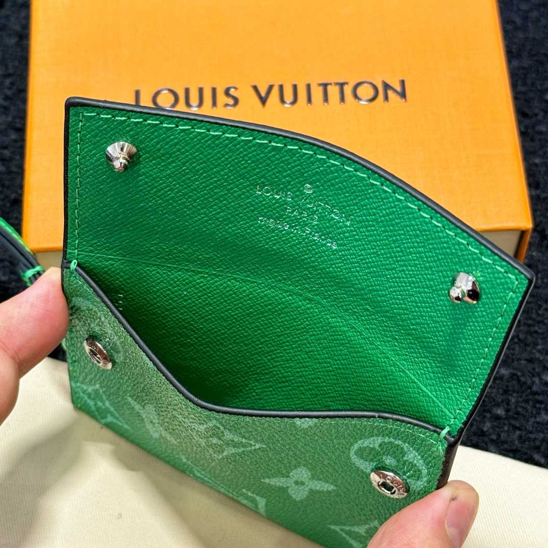 Louis Vuitton Card Holder Necklace  M83153 - everydesigner