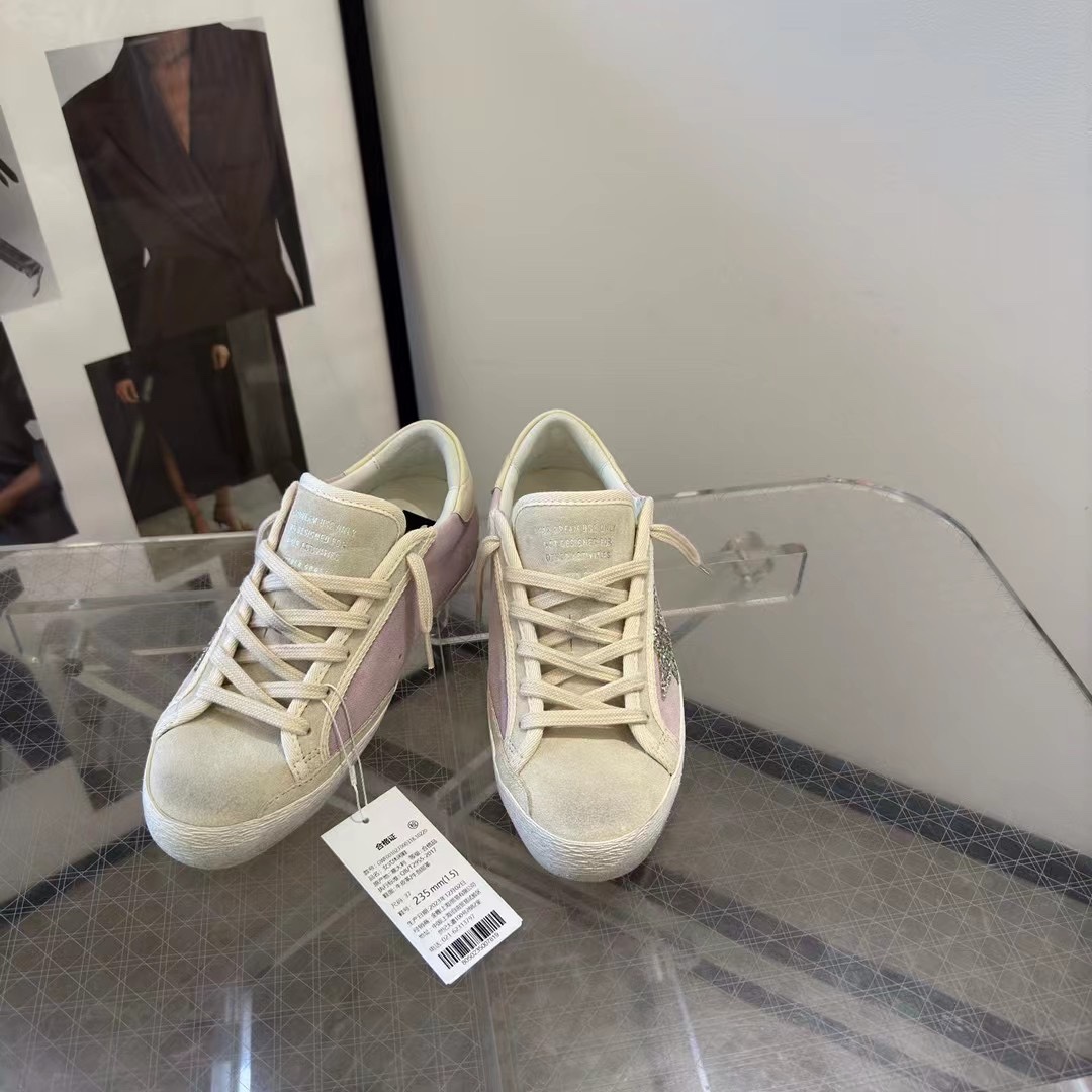 Golden Goose Sneakers - everydesigner