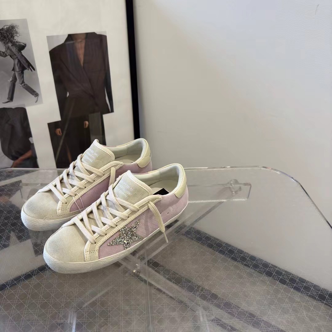 Golden Goose Sneakers - everydesigner