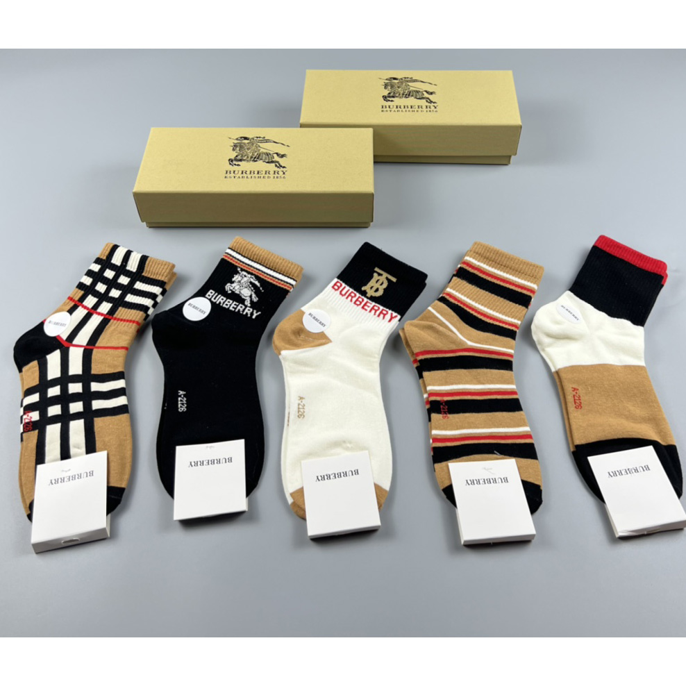 Burberry Socks/Box - everydesigner