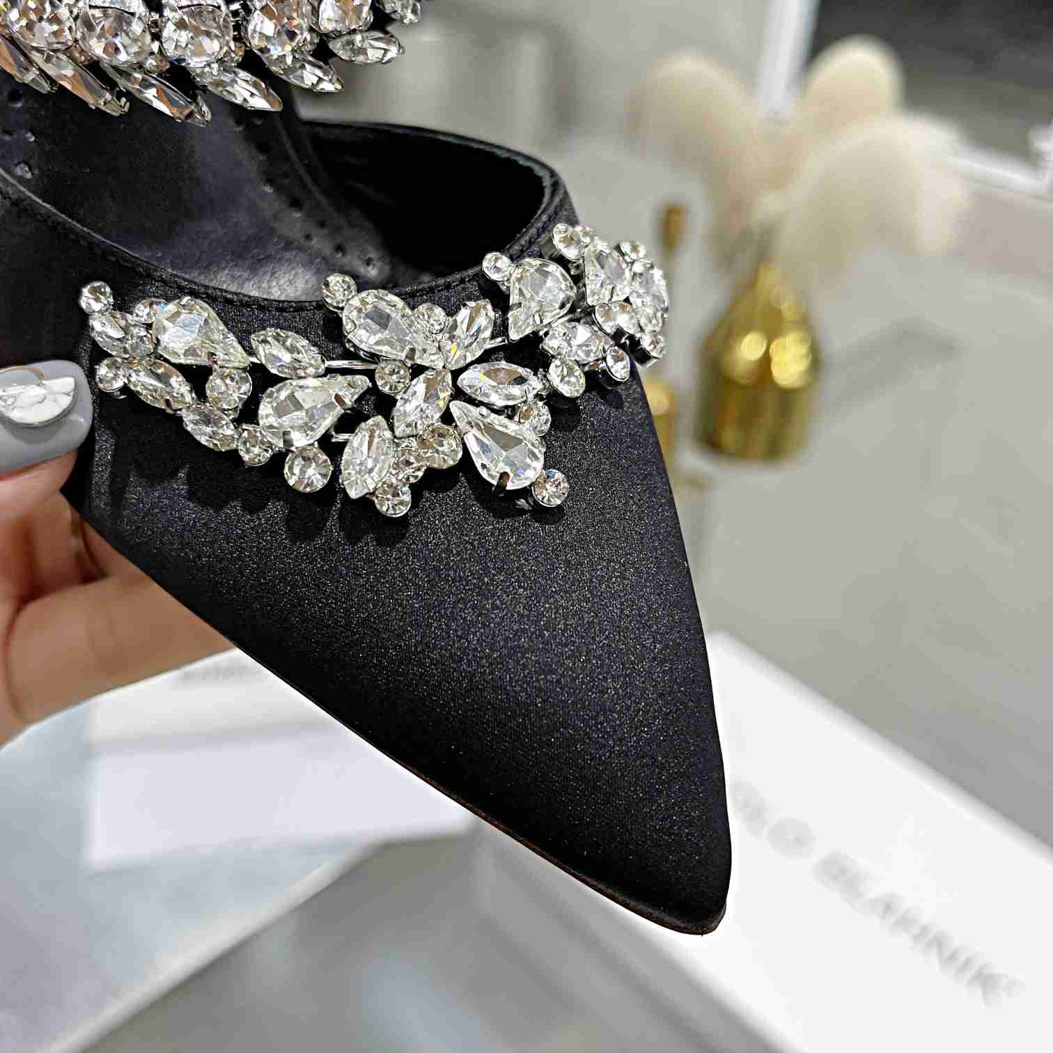 Manolo Blahnik Lurum Crystal-embellished Mules - everydesigner