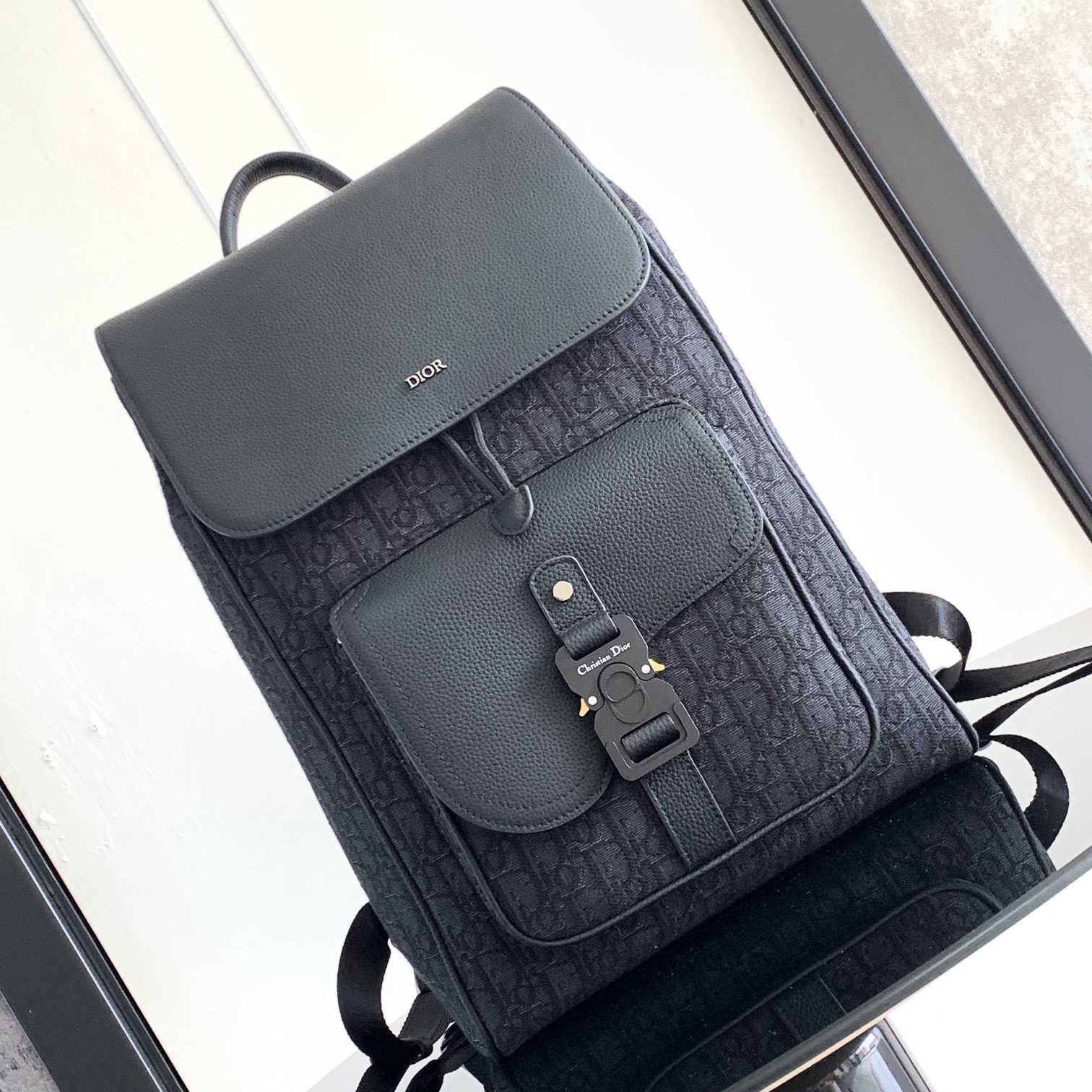 Dior Saddle Backpack  - everydesigner