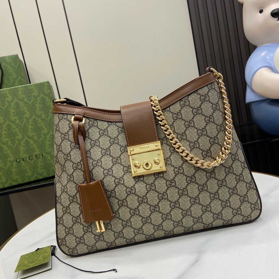 Gucci Padlock GG Medium Shoulder Bag - everydesigner