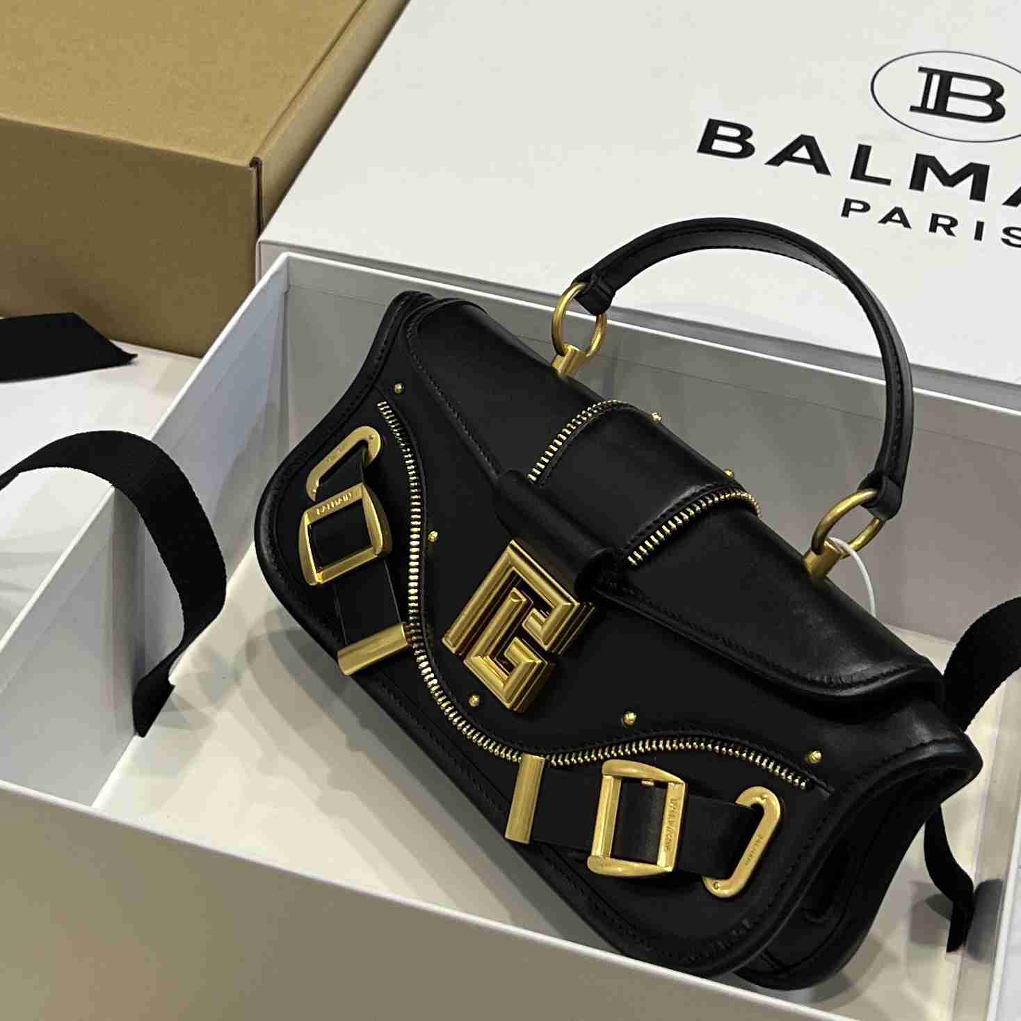 Balmain Blaze Crossbody Bag   (26*11.5*3cm) - everydesigner